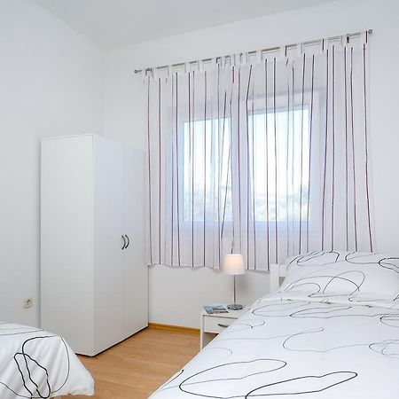 Holiday Home Iris 산책길 외부 사진